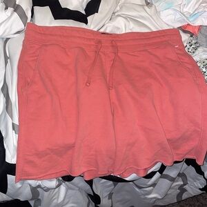 XL stretchy drawstring shorts!